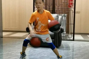 怎样用一个篮球练好控球?